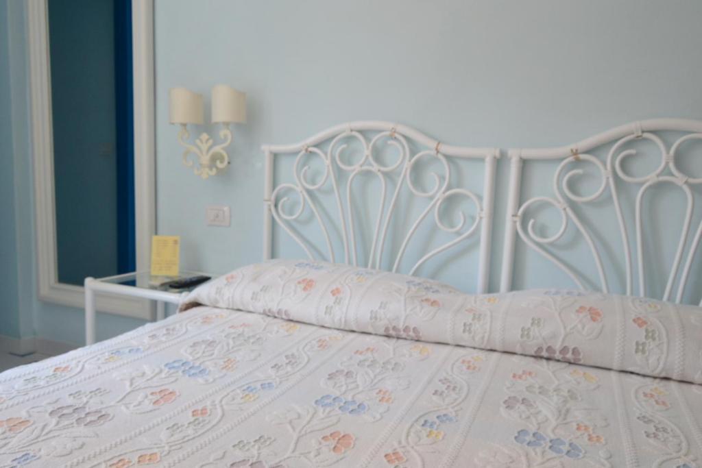 Hotel La Lampara غولفو أرانتْشي الغرفة الصورة